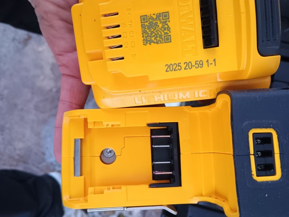 Set dewalt nou . Flex dcg405, rotopercutor dch273,filetanta dcd996,2 b