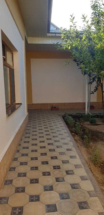 Бирлашган мах. 5 соток 8 хона 2 сан. уй сот. Ипотекага хам бер.