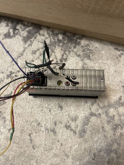 Продам магнитолу с блютуз