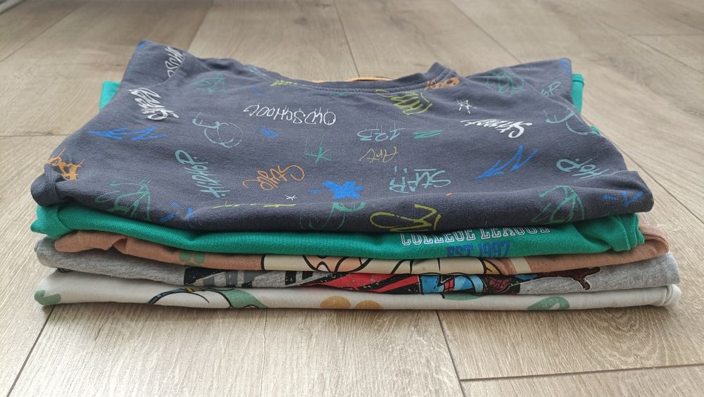 Lot bluzite mânecă lungă  mărimea 110 cm