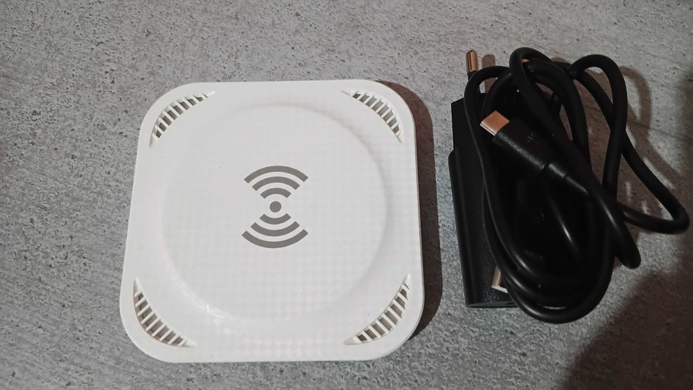 Incarcator wireless TREQA TR-W8 5v2A 9v 1,6A (Qi, magsafe)