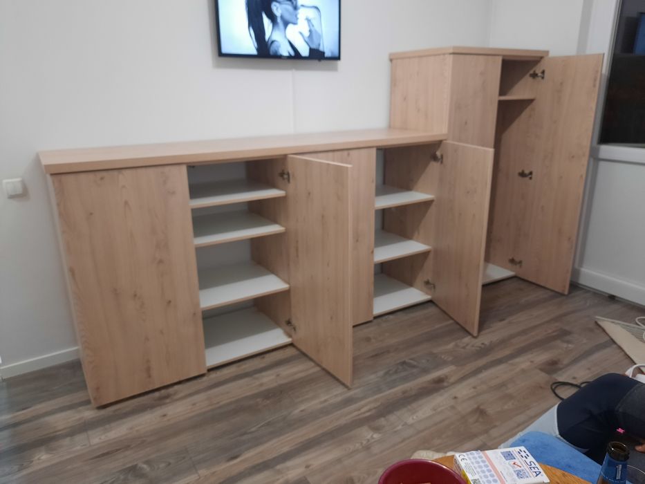 Mobilă la comandă din pal.