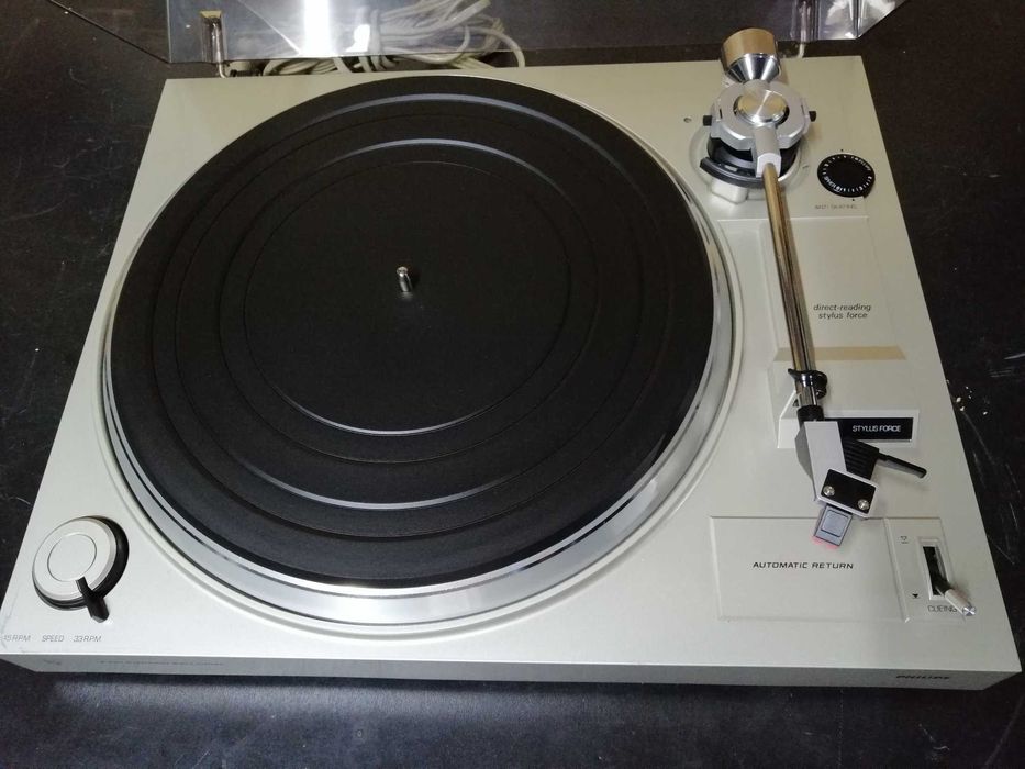 Грамофон Philips F-7111