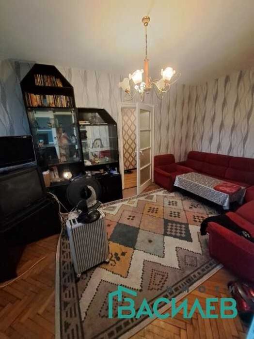 Продава се Двустаен апартамент в София, Център - 51 кв.м за 1250 €/кв.м - Снимка #2