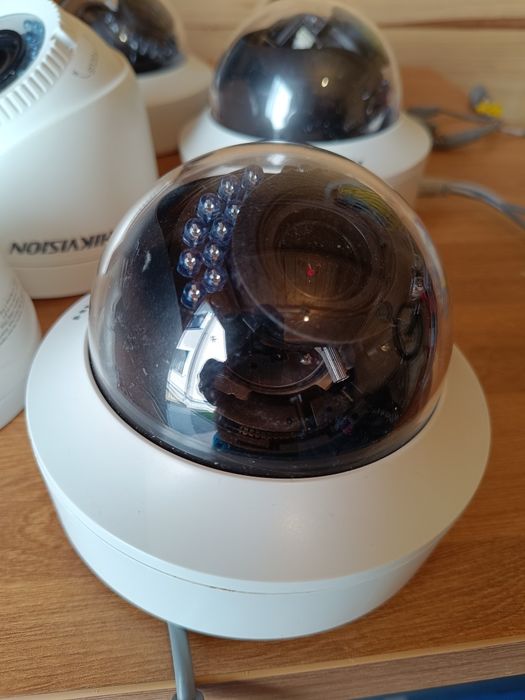 Pachet 8 camere Hikvision varficocale 2MP.