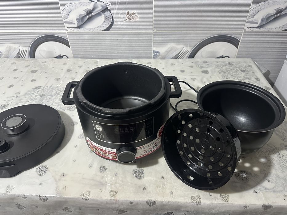 Tefal Turbo Cuisine мультиваркасы.
