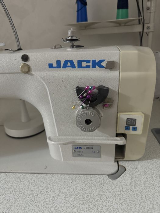 Швейная машина Jack