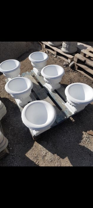 Ghivece de flori din beton