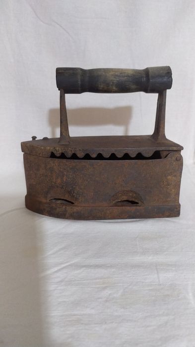 Раритетный, чугунный утюг