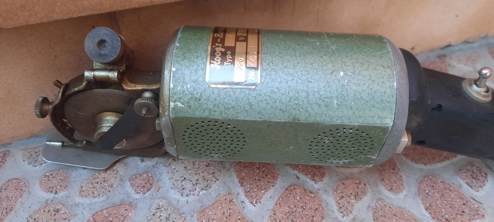 Машина за рязане на Мокет Винил за Кожа  Платове