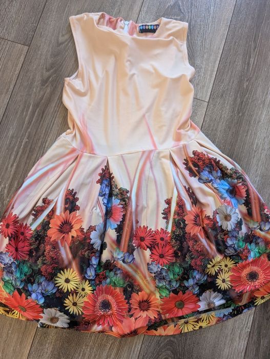 Три рокли размер 122-128