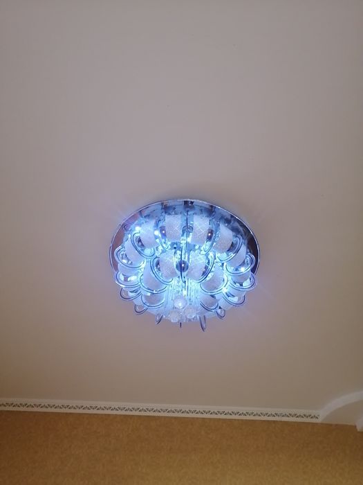 Люстра продаётся