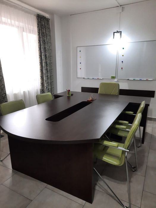 Vând birou/garsonieră