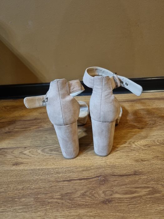 Велветени сандали Pull&bear