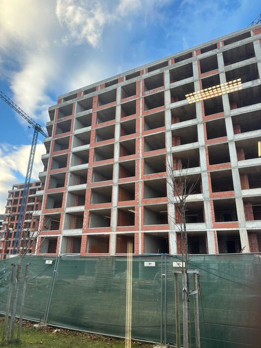 БЕЗ КОМИСИОНА! Продавам 3-стаен апартамент ново стр. в Младост 4