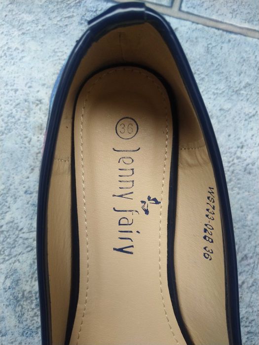 Vând balerini dama mărimea 36