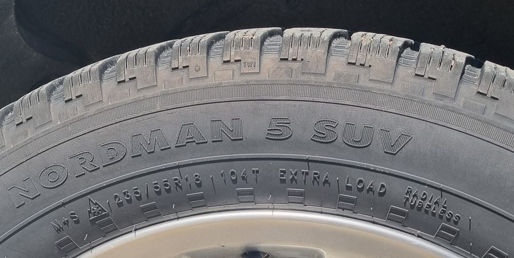 Продам автошины Нокия R18 б/у