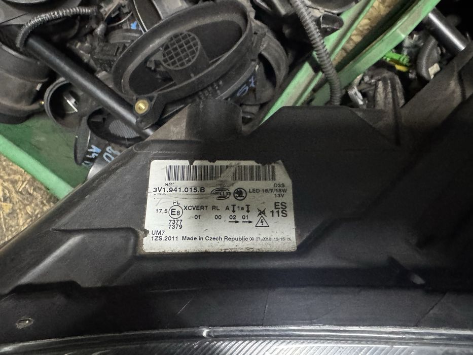 Far stanga skoda superb 2017 cod 3v1941015b