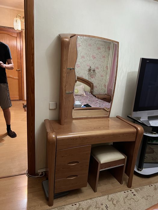 СПАЛЬНЫЙ ГАРНИТУР в отличном состоянии