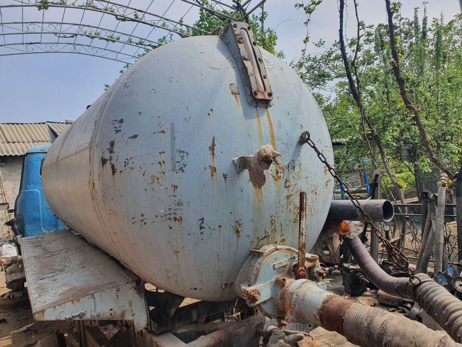 ПЕКАЛОВОЗ БОЧКА сотилади.Холати яхши  насоси йук.