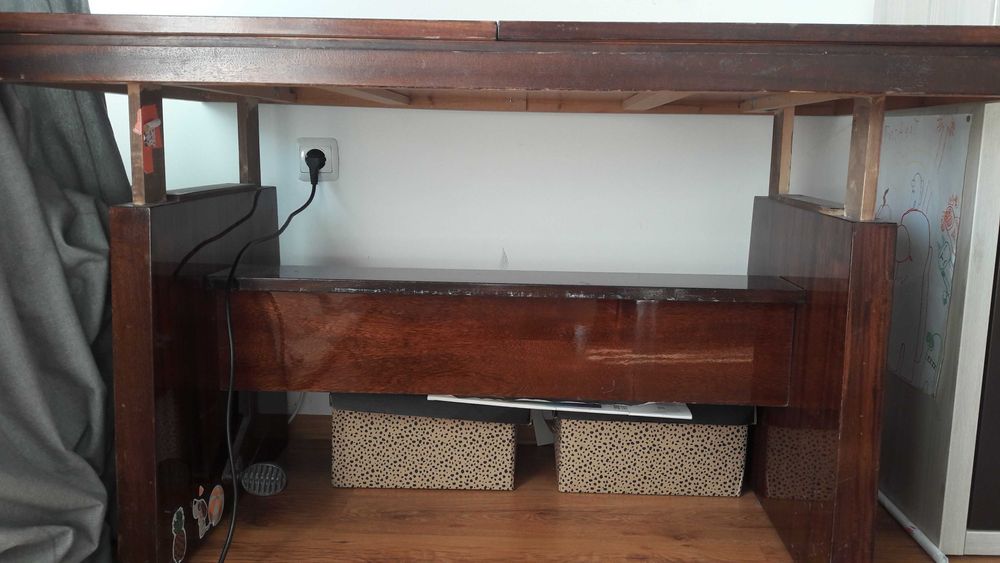 Холна маса разтегателна с повдигащ механизъм