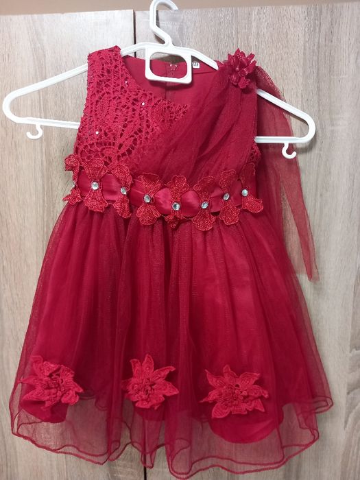 Официална рокля в цвят  Бордо за малка мадама около 5,6 годинки