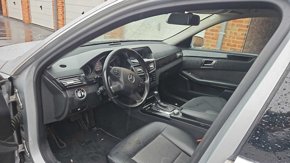 Vând Mercedes-Benz E 220 CDI (W212) – 170 CP