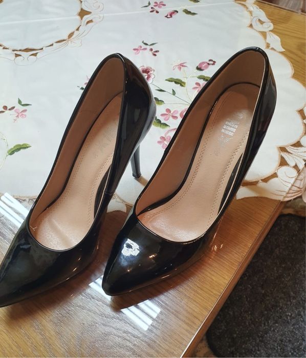 Vând panrofi cu toc cui