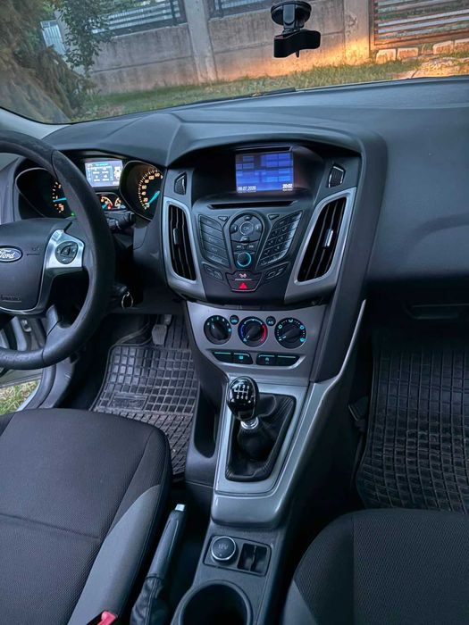FORD Focus 2014 — imagine 3