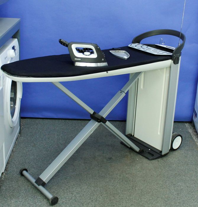 Statie de calcat Miele B 2312 Fashion Master, Sistem Premium: alb/antracit