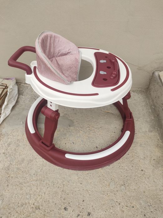 Scaun premergator bebe