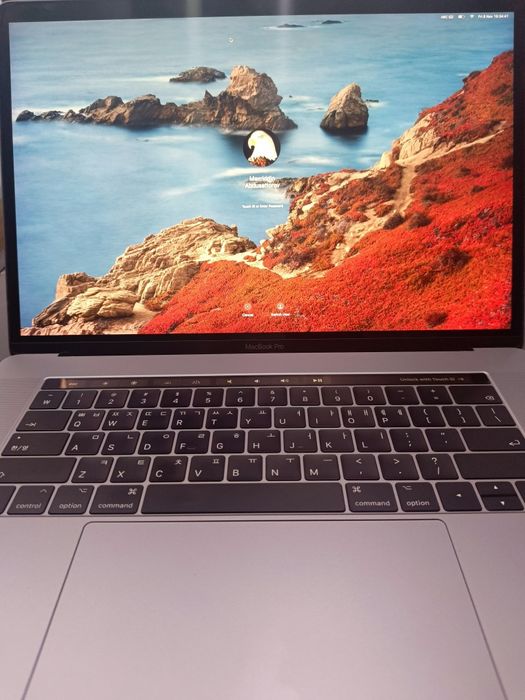 Macbook pro sotiladi