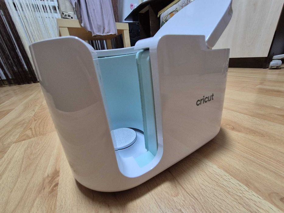 Presa Cricut pentru Căni/Creează căni personalizate ușor și rapid