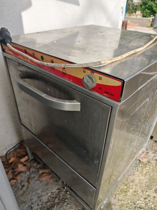 Професионална съдомиялна 2броя ,и професионална фурна