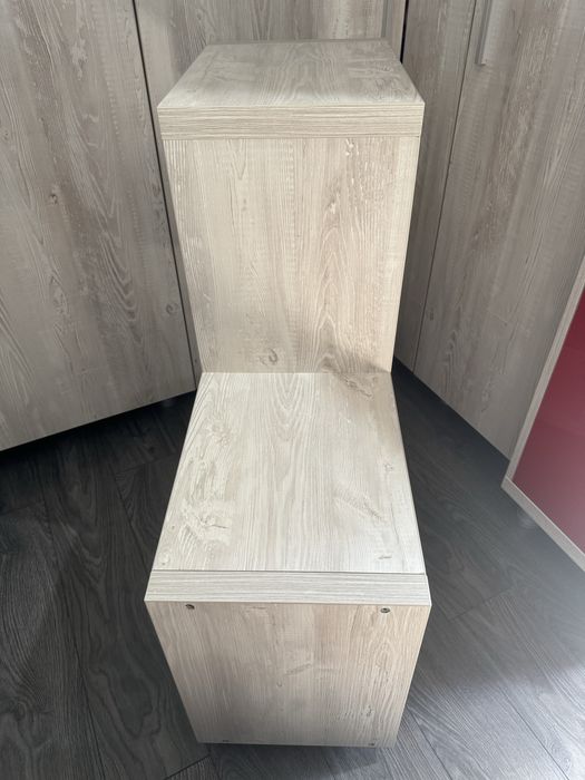 Corp de mobiler mobil, cu roti