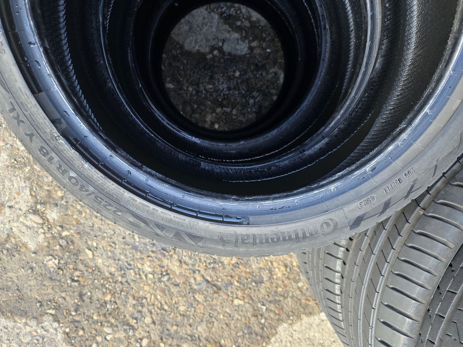 4бр. 225 40 18 Continental летни.