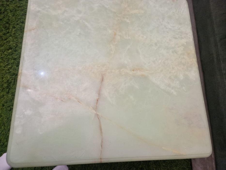 Стенка в гостиной со столиком