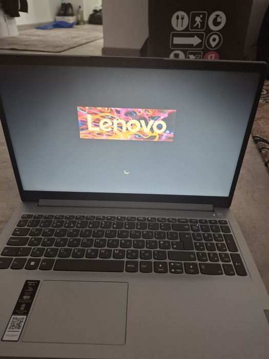 Продам Lenovo Ideapad 1 256/8ГБ SSD