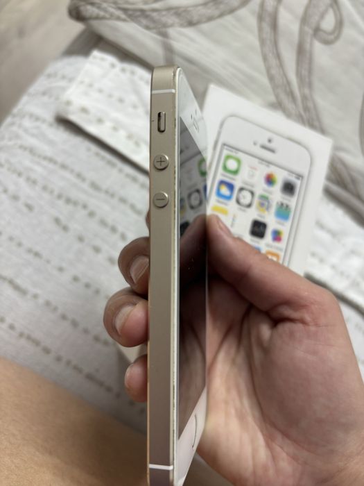 Айфон 5 с в хорошем состояние