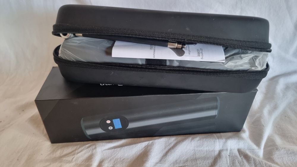 Компресор за гуми с батерия 12в 5ач. Изключително компактен и удобен