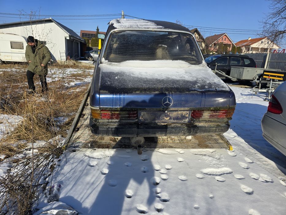 Dezmembrez Mercedes W123 2.0 diesel an 1980 auto Italia