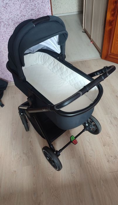 Продам коляску 2в1