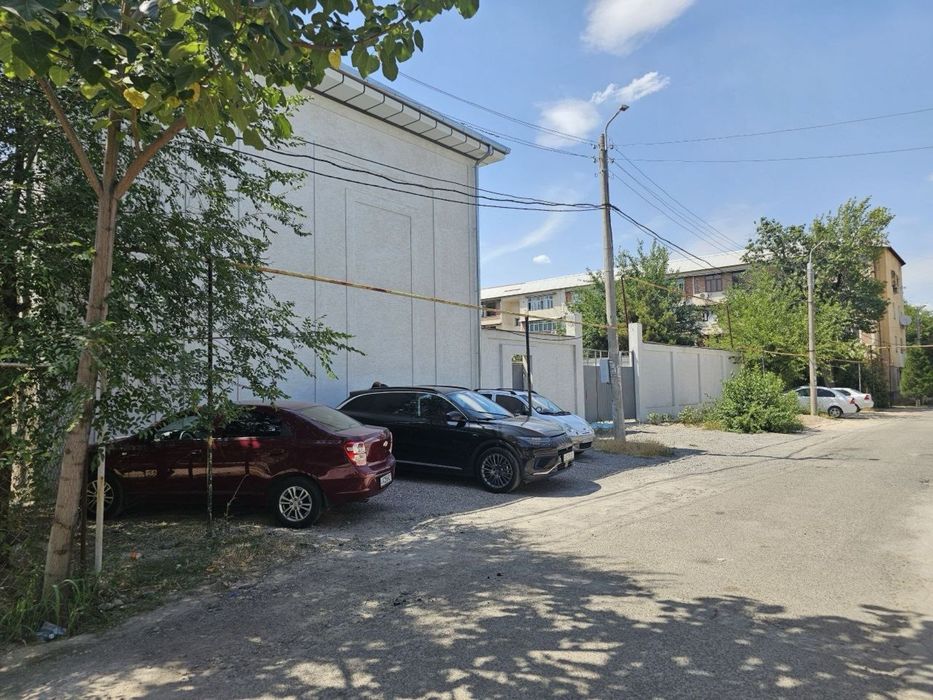 Продается здание Ор-р: Мойкургон 9 соток