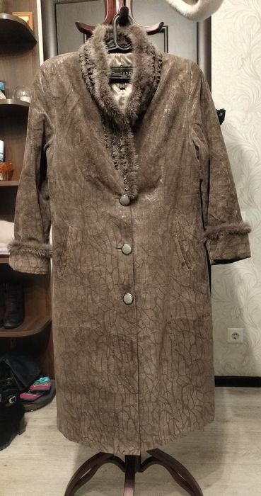 Продам женский плащ