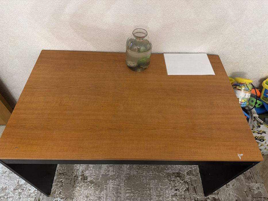 Продам стол письменный