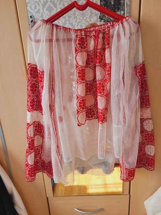 Bluza ie veche de peste 80 ani