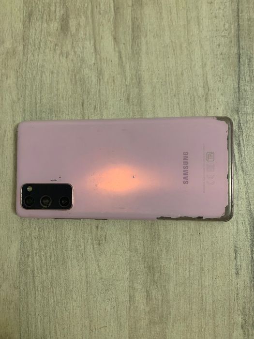 Samsung S20 FE. самсунг