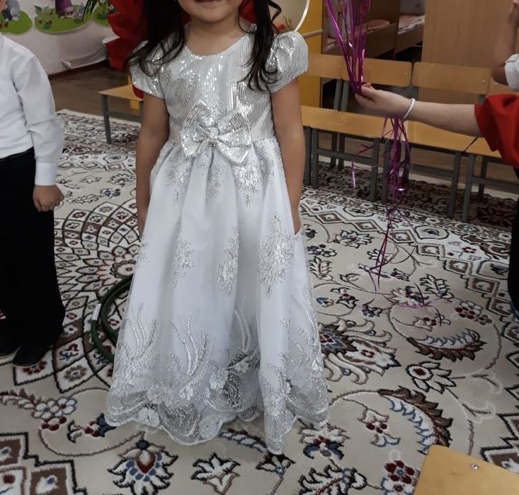 Продам нарядное платье