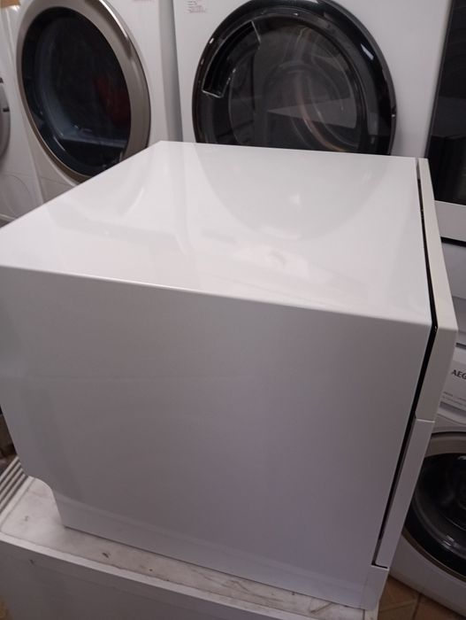 Малка свободно стояща съдомиялна кубче Elektrolux с 2 години Гаранция