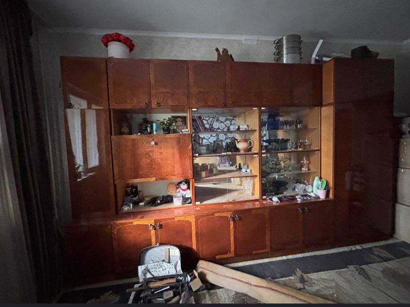 шкаф стенка ұсталған